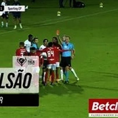 Expulsão de Paulo Victor no Santa Clara-Sporting