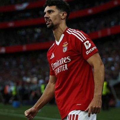 Tomás Araújo assegura lugar e Pavlidis regressa ao onze do Benfica