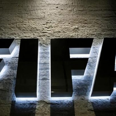 FIFA aponta que clubes gastaram 1,1 mil milhões de euros com comissões de agentes em 2025