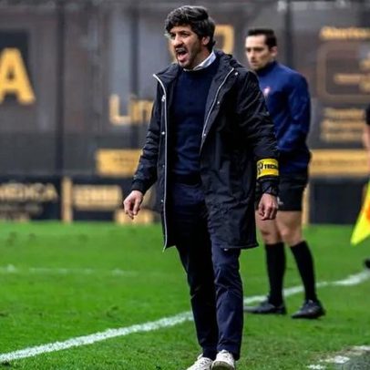 Álvaro Madureira deixa o comando do Varzim