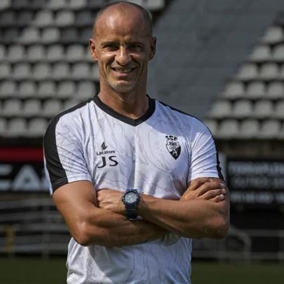 Farense confirma saída de Silas