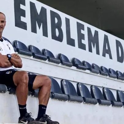 Jorge Silas deixa o comando do Farense