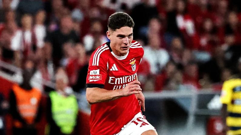 Sudakov, jogador do Benfica