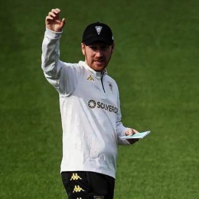 Ian Cathro assume o Estoril e admite: não são um grande