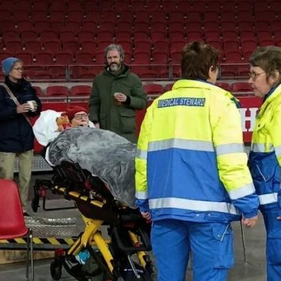 Doente terminal será o único adepto nas bancadas no recomeço do Ajax-Groningen