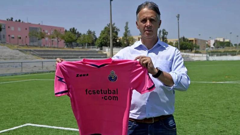 Mário Leandro acusado de recorrer a imigrantes ilegais para subir de divisão