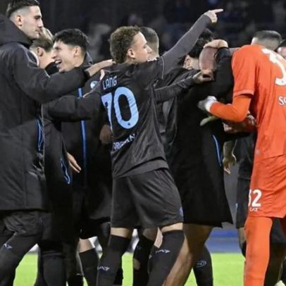 Nápoles vence Cagliari nos penáltis e avança na Taça de Itália