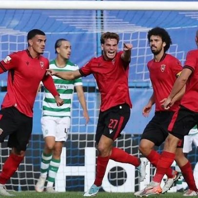 Penafiel recebe a U. Leiria em Paços de Ferreira