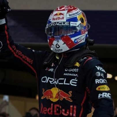 Verstappen conquista última pole da temporada