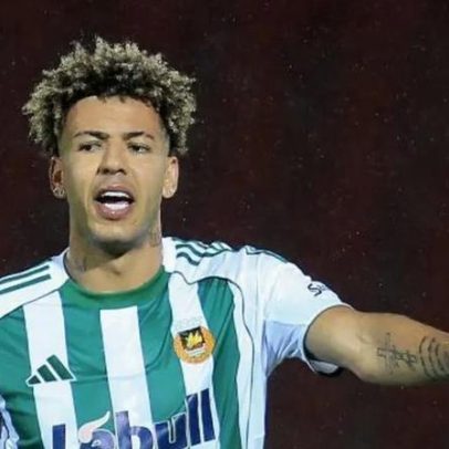 Clayton lidera à frente de Pavlidis na lista de melhores marcadores