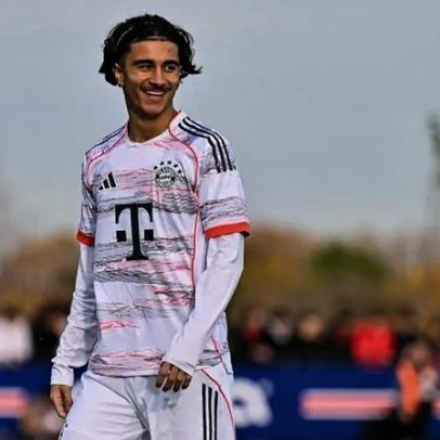 Adin Licina, criativo do Bayern, entre jovens referenciados pelo Sporting