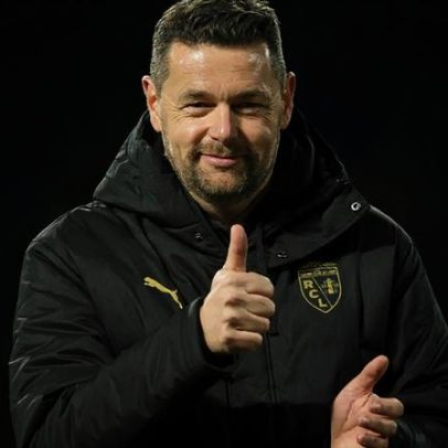 Treinador do líder surpreendente da Ligue 1 elogia treinadores portugueses