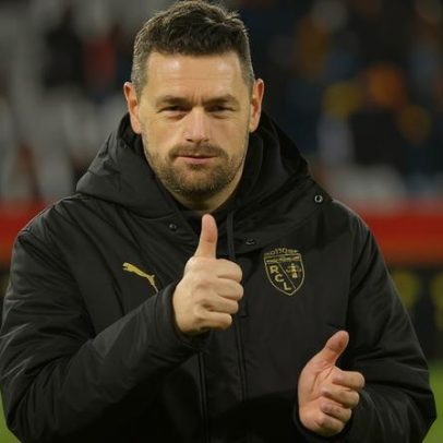 Treinador do líder surpreendente da Ligue 1 elogia técnicos portugueses