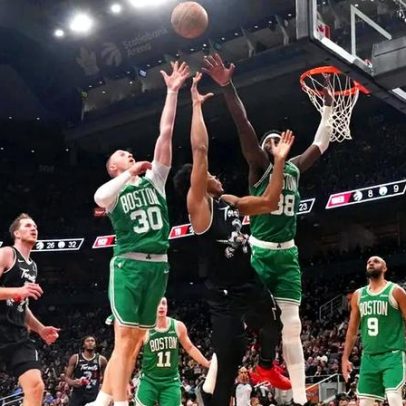Neemias Queta faz duplo-duplo e recorde na vitória dos Celtics em Toronto