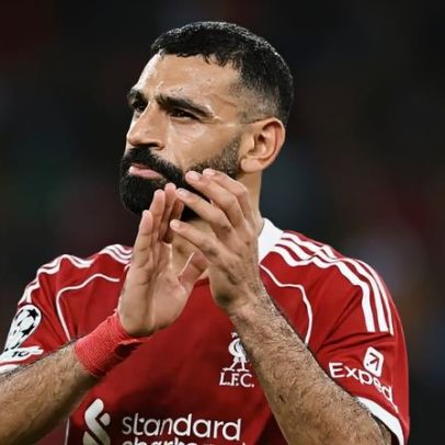 Figuras do Liverpool criticam Salah por se achar demasiado bom para o banco