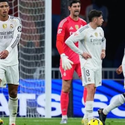 Real Madrid: Xabi Alonso afastado do balneário e tensão entre jogadores