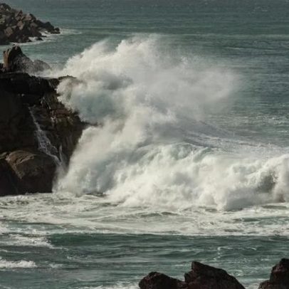 Quatro mortos em Tenerife por ondas gigantes