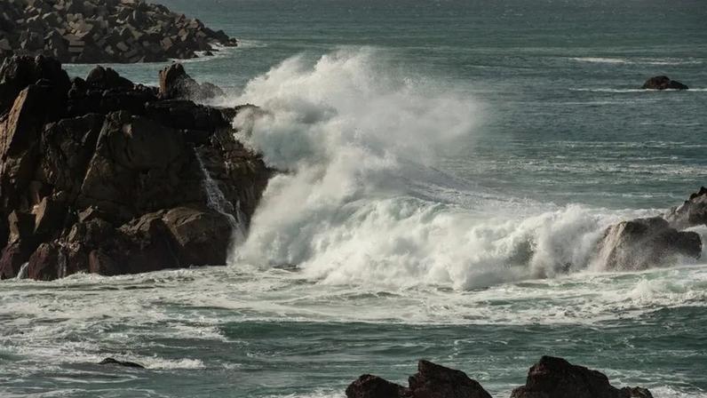 Quatro mortos em Tenerife por ondas gigantes