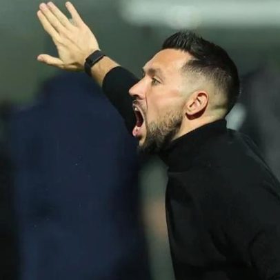 Farioli mantém plano e aumenta intensidade no intervalo frente ao Tondela