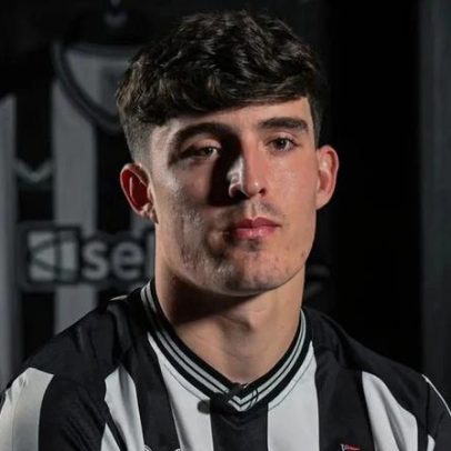 Manchester City avança pela contratação de Tino Livramento