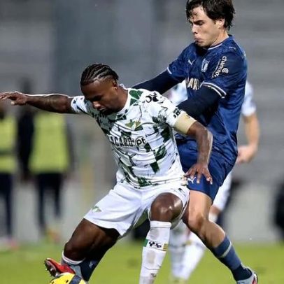 Maracás volta de castigo e mira regresso ao onze do Moreirense