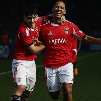 Duarte Soares marca golo acrobático em Benfica-Nápoles
