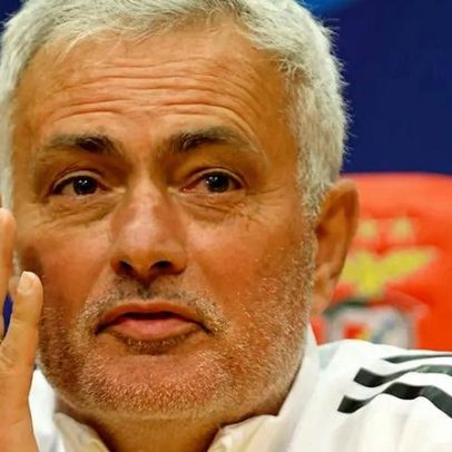 Mourinho recorda encontro com o melhor James Bond e sente-se honrado