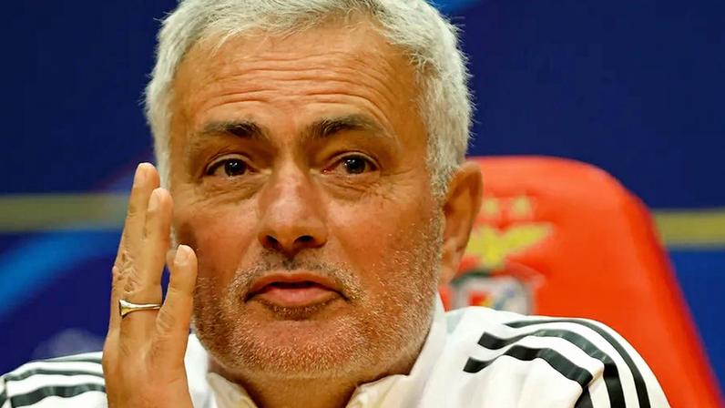 José Mourinho recorda com saudade encontro com "o melhor James Bond da história"