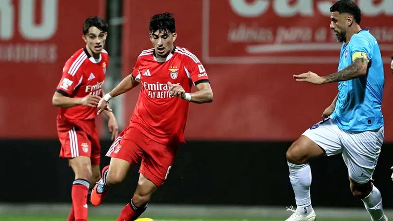 João Veloso confiante após aposta de Mourinho na formação do Benfica