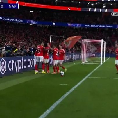 Ríos abriu o marcador no Benfica-Nápoles após falhanços