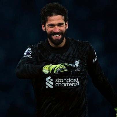 Milan vê Alisson como substituto de Maignan