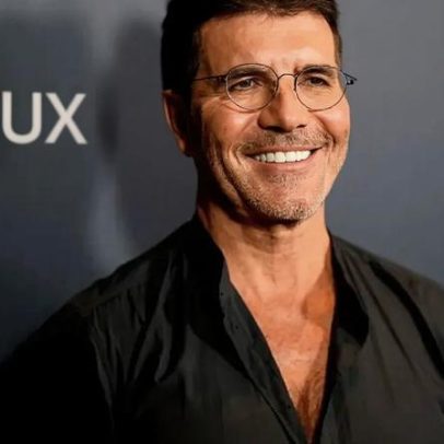 Simon Cowell: quatro banhos diários, 200 t-shirts iguais e cães clonados