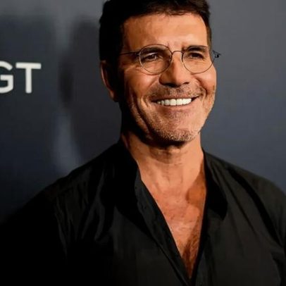 Segredos de Simon Cowell: banhos diários, 200 t-shirts iguais e cães clonados