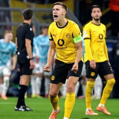 Defesa do Dortmund critica colegas por perderem bolas e falta de mentalidade