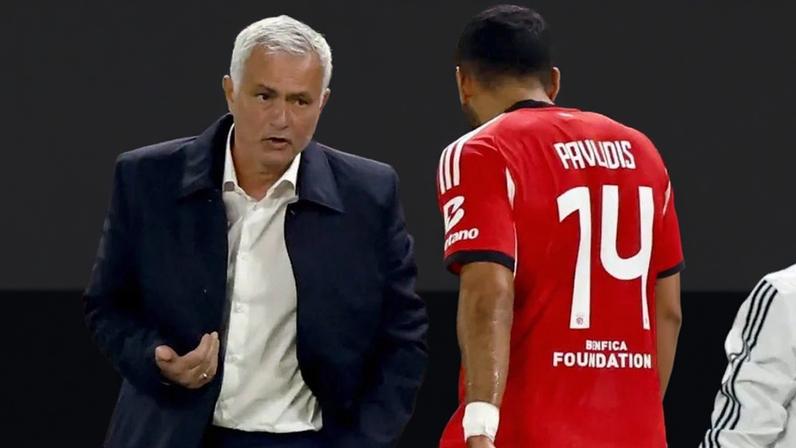 Pavlidis encantado com Mourinho, como quem vê vídeos no YouTube