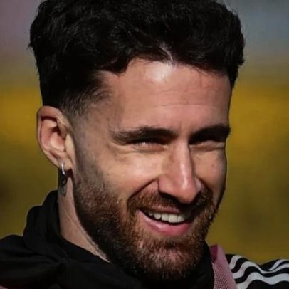 Besiktas recebe sinal positivo com Rafa Silva sorridente no treino