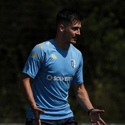Ronald Molina no banco frente ao Sporting B