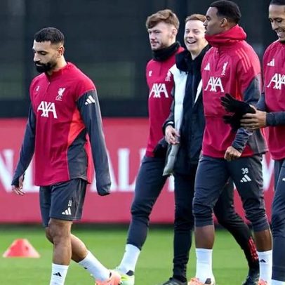 Salah volta a ficar de fora do Liverpool em cenário de separação inevitável