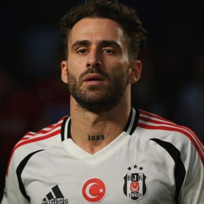 Besiktas encheu os cofres do Benfica; Rafa não sai por falta de fundos