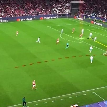 Benfica mostra novas imagens do calcanhar de Leandro Barreiro frente ao Nápoles