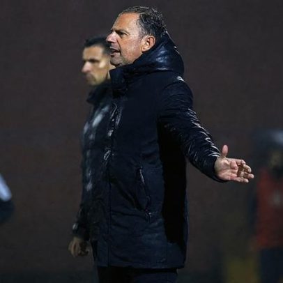 Sotiris Silaidopoulos acusa árbitro de arrogância na expulsão