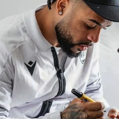Plantel do Vitória de Guimarães distribuiu autógrafos no Mercado de Natal