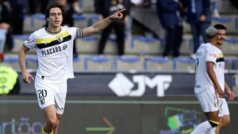 Gustavo Sá equal a maior registo de golos da carreira