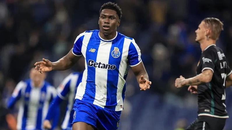 Samu foi o melhor jogador do FC Porto na vitória sobre o E. Amadora