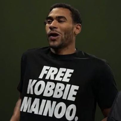 Roy Keane comenta camisola polémica do irmão de Mainoo