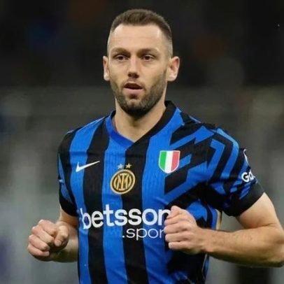 Italianos colocam Stefan de Vrij na órbita do Benfica