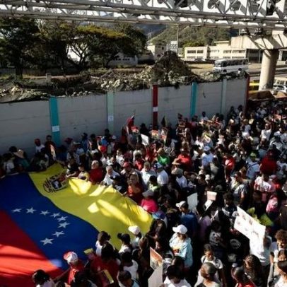 Carlson diz que Trump declarará guerra à Venezuela nas próximas horas