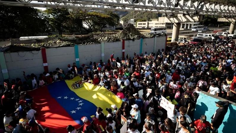 Carlson diz que Trump declarará guerra à Venezuela nas próximas horas