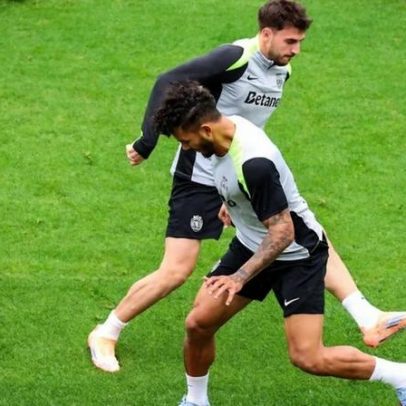 Ioannidis com Suárez no onze inicial