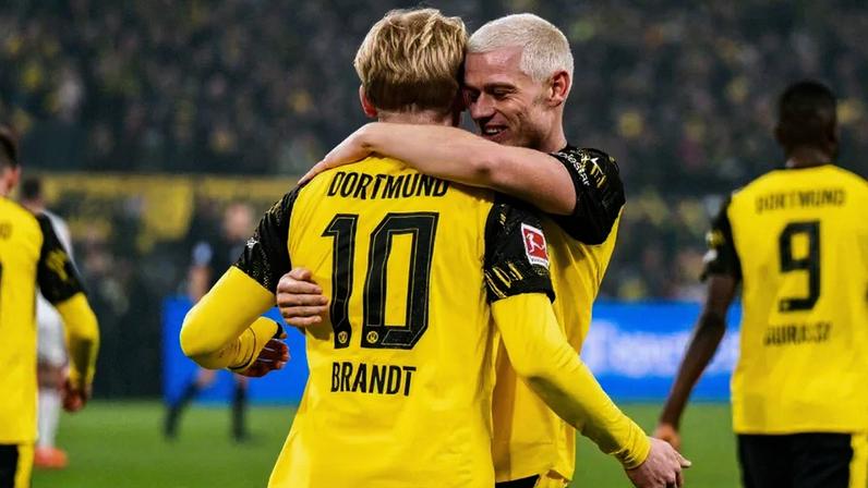 Dortmund vence M'Gladbach e isola-se no 2.º lugar da Bundesliga